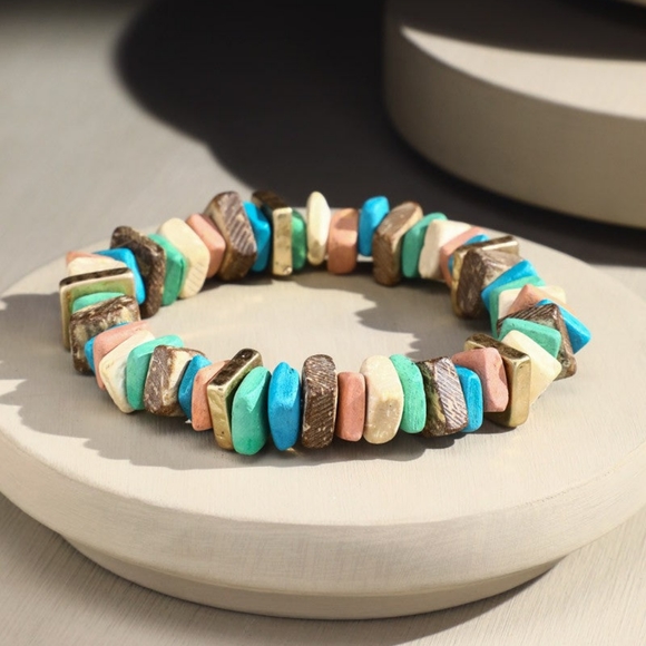 DDDonkey Jewelry - Multicolor Dyed Square Coconut Shell Stretch Bracelet w Gold Toned Metal Accents